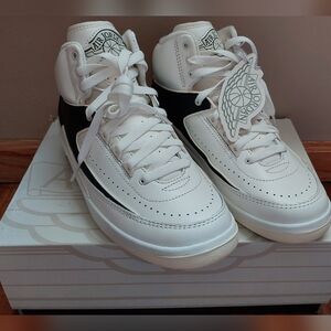 NWT Women's Air Jordan 2 Retro Size 6.5W